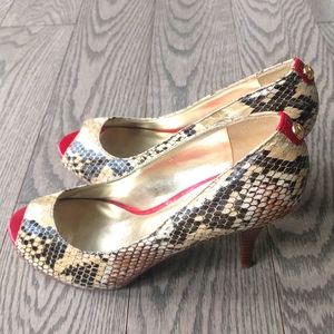 Beautiful shoes by Guess 🌷🌷🌷